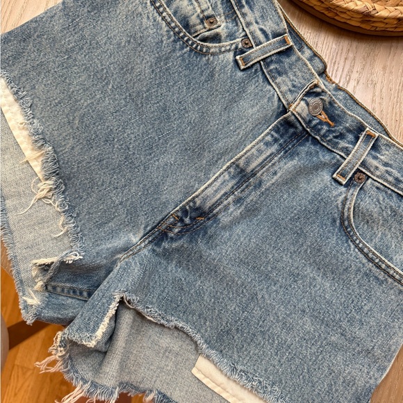 Vintage Levi's Women’s Light Blue Shorts - Picture 4 of 4